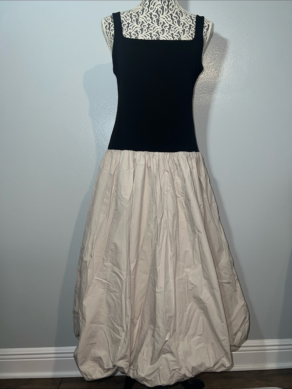 Abercrombie & Fitch Black and Cream Two-Tone Sleeveless Midi Dress